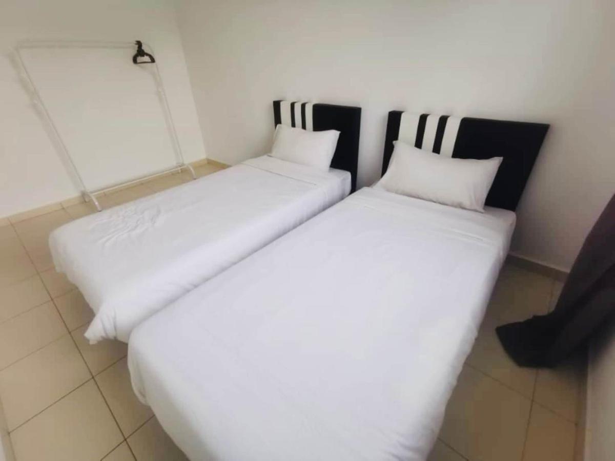 Oyo Homes 90524 D'J Pegaso Serom Homestay Muar Exterior photo