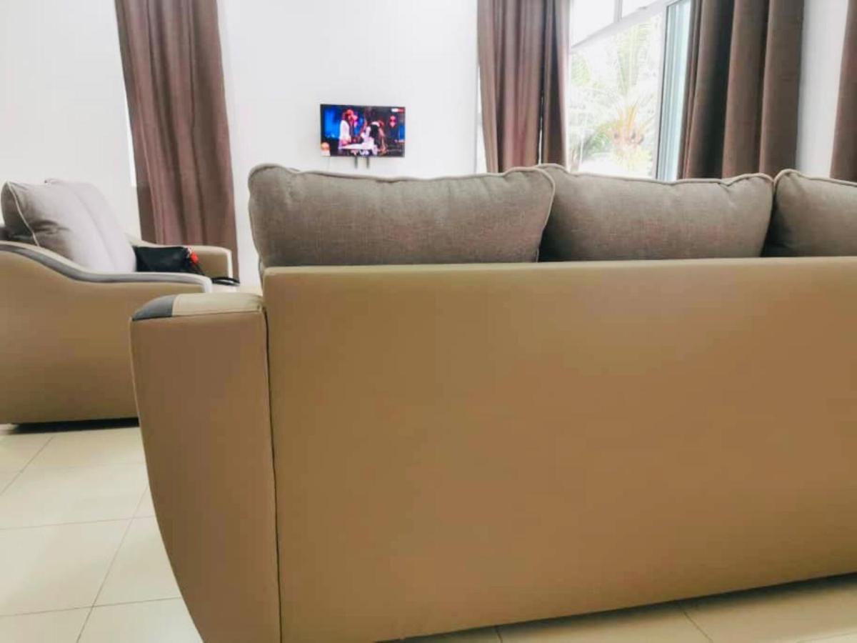 Oyo Homes 90524 D'J Pegaso Serom Homestay Muar Exterior photo