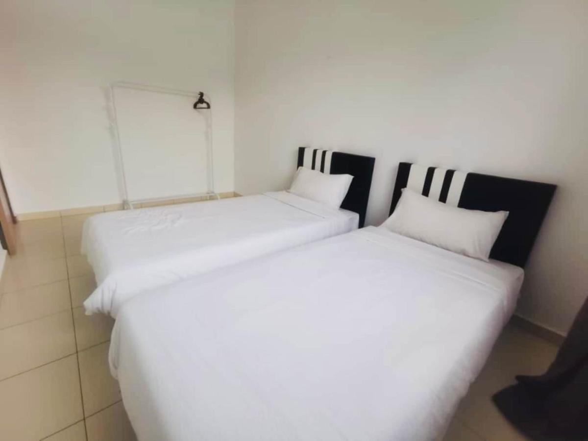 Oyo Homes 90524 D'J Pegaso Serom Homestay Muar Exterior photo
