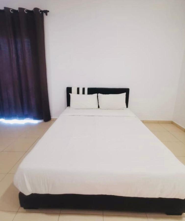 Oyo Homes 90524 D'J Pegaso Serom Homestay Muar Exterior photo